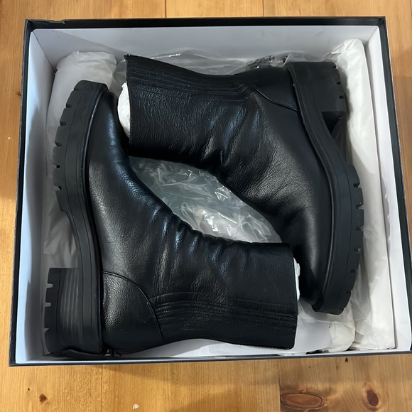 💛GORGEOUS Aquazzura Boots💛 - Picture 2 of 13